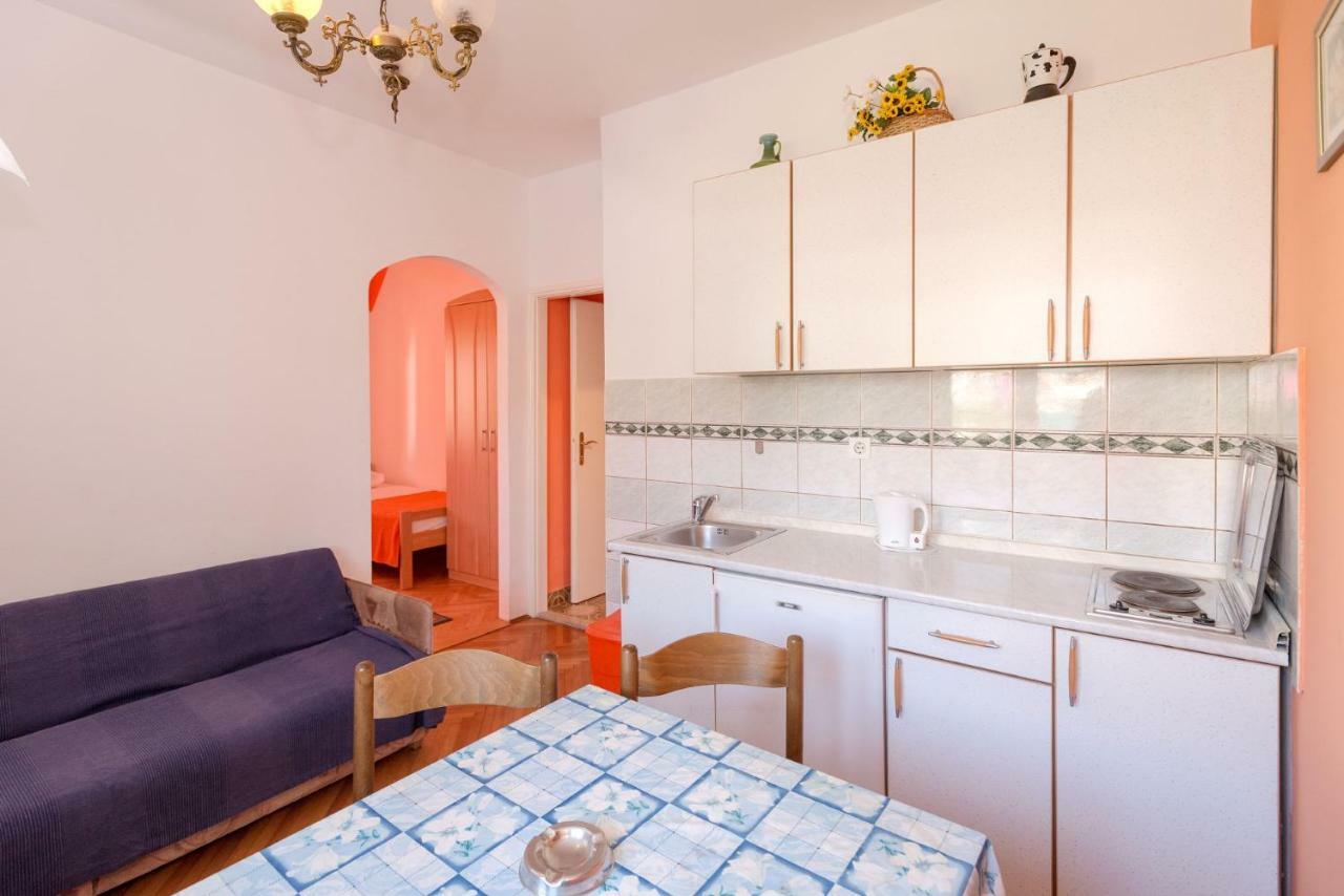 Apartments Ana Buratovic Stari Grad  Bagian luar foto