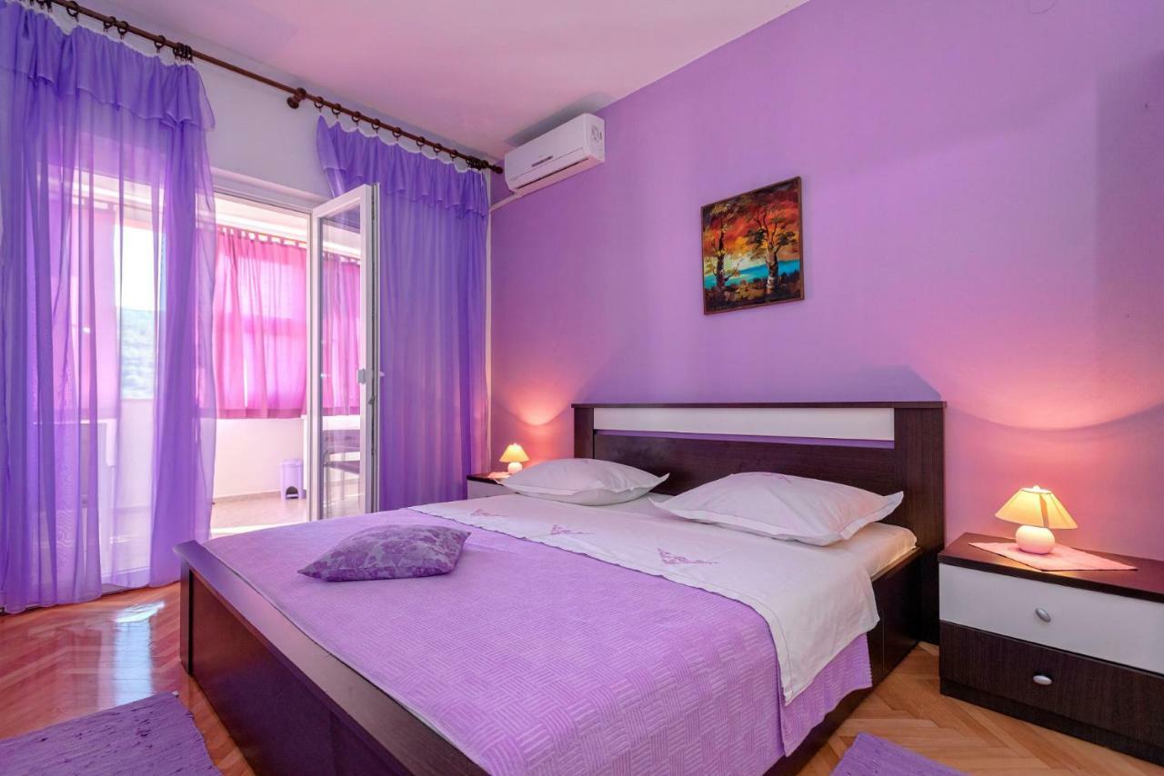 Apartments Ana Buratovic Stari Grad  Bagian luar foto