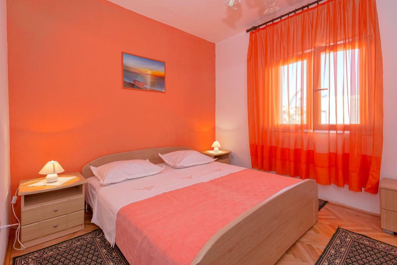 Apartments Ana Buratovic Stari Grad  Bagian luar foto