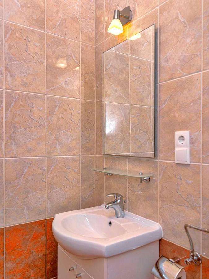 Apartments Ana Buratovic Stari Grad  Bagian luar foto