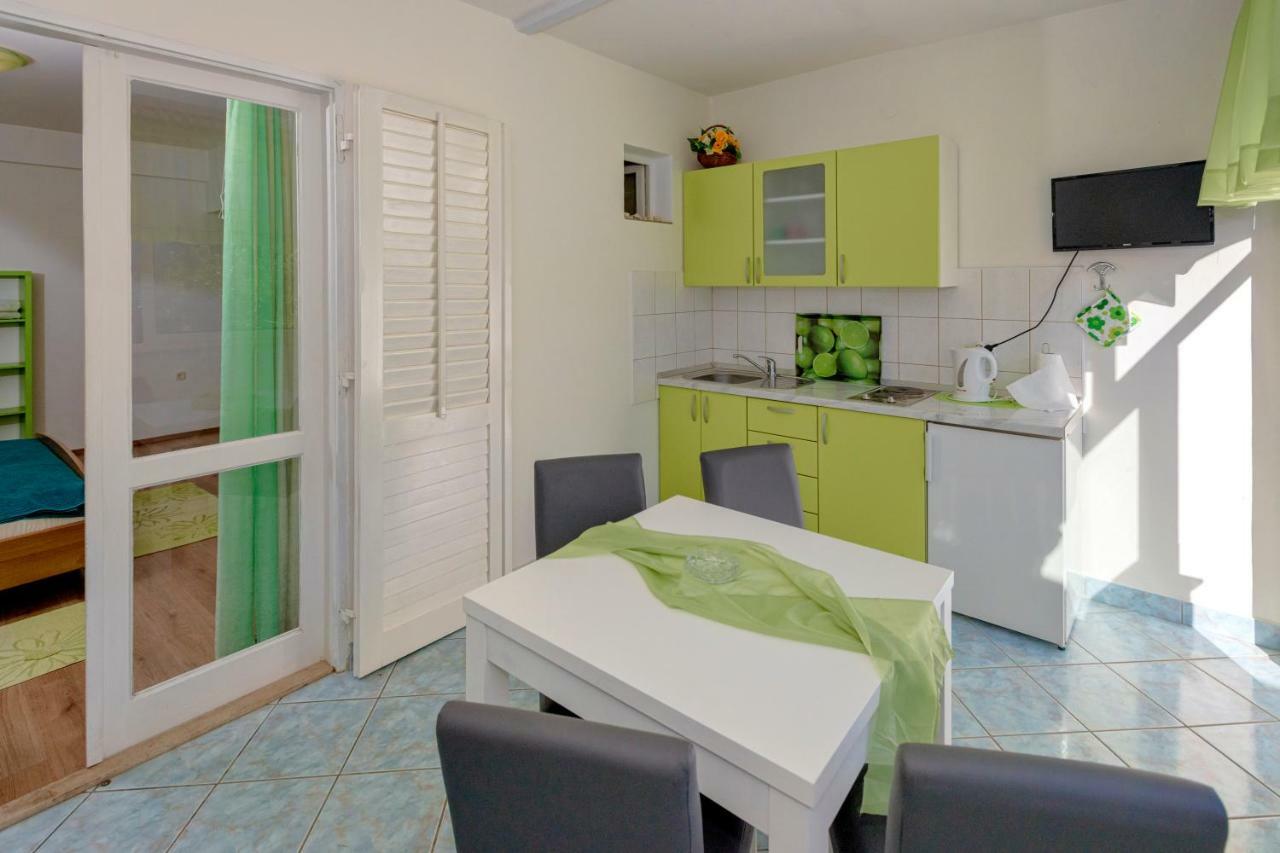 Apartments Ana Buratovic Stari Grad  Bagian luar foto