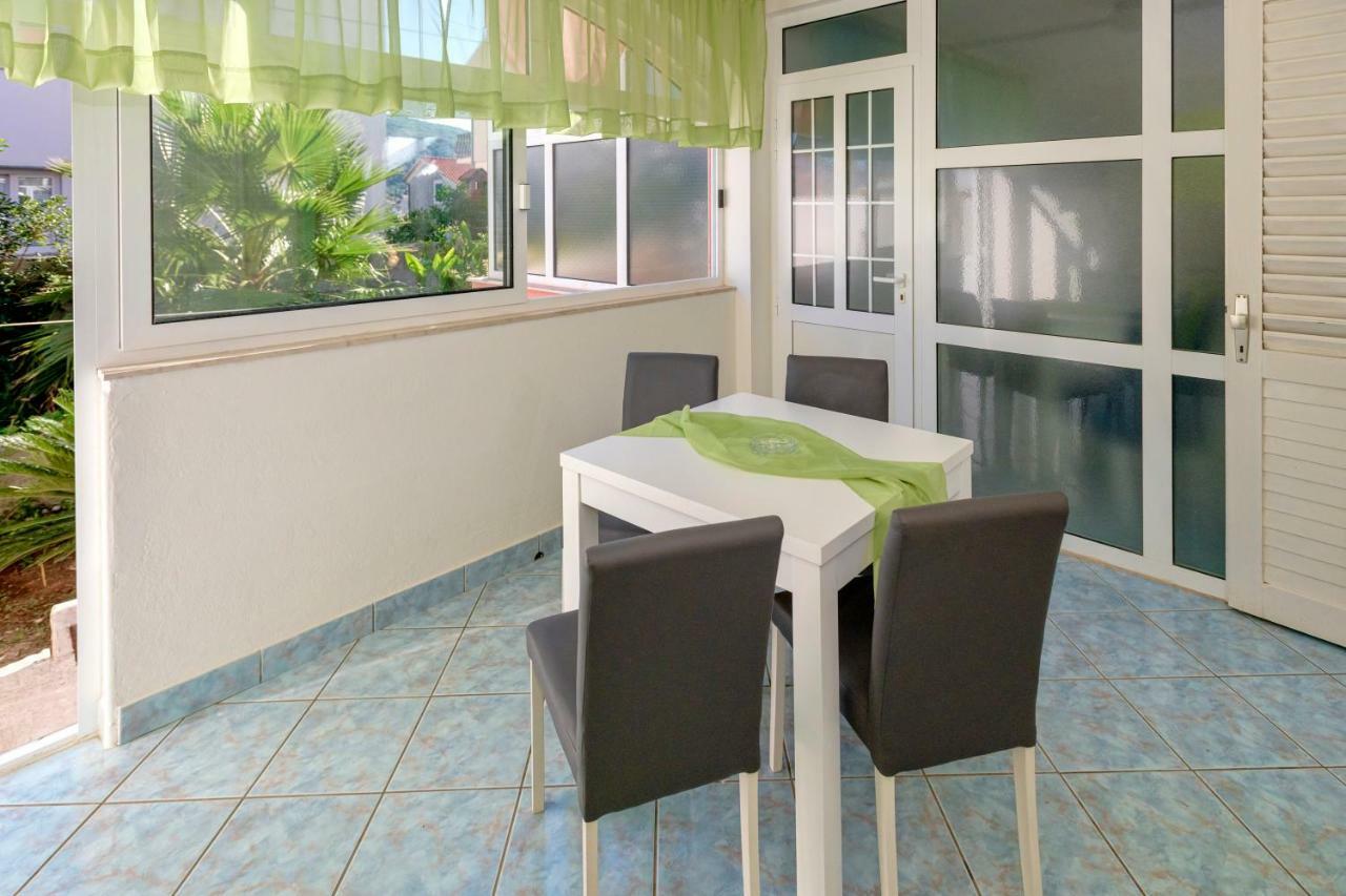 Apartments Ana Buratovic Stari Grad  Bagian luar foto