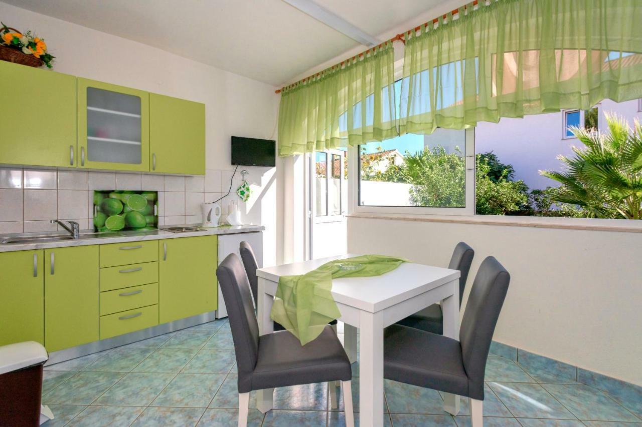 Apartments Ana Buratovic Stari Grad  Bagian luar foto