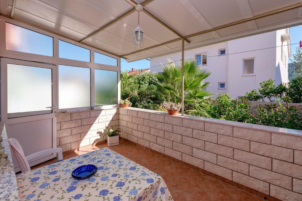 Apartments Ana Buratovic Stari Grad  Ruang foto