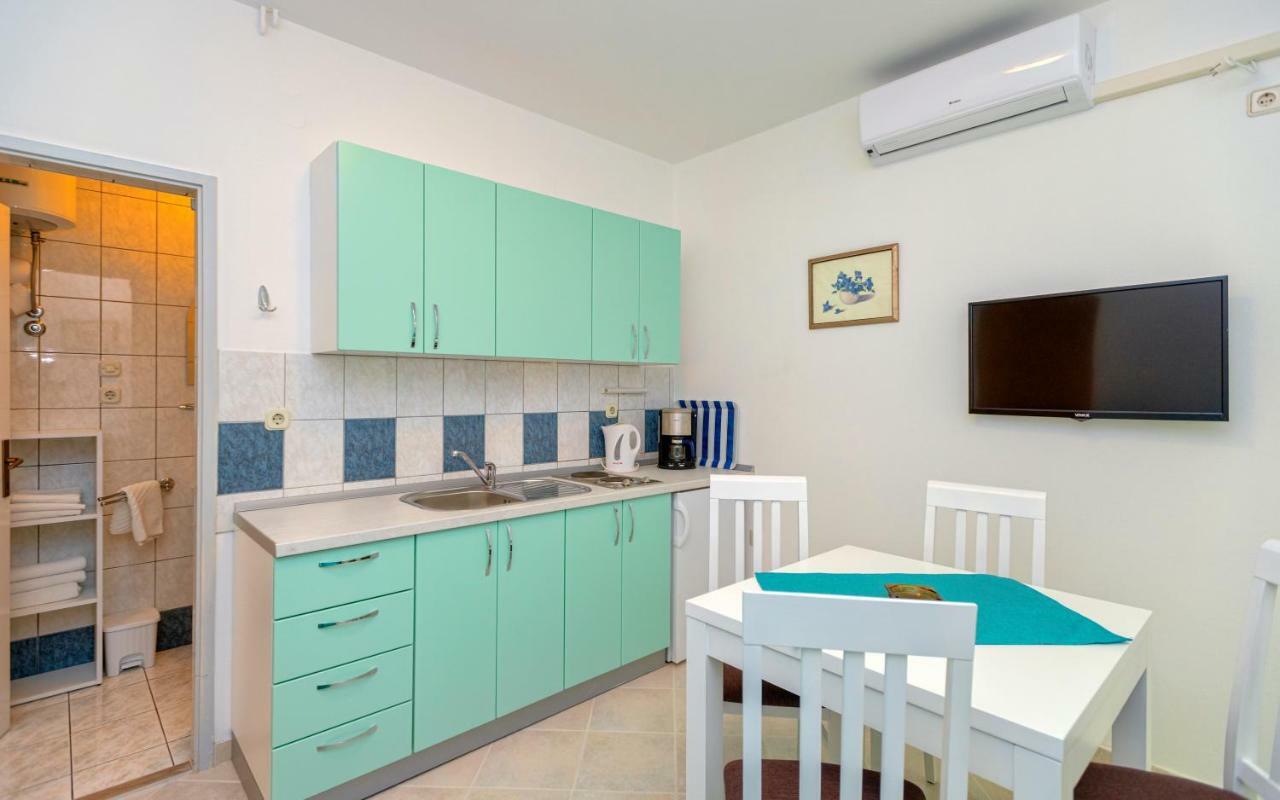 Apartments Ana Buratovic Stari Grad  Bagian luar foto