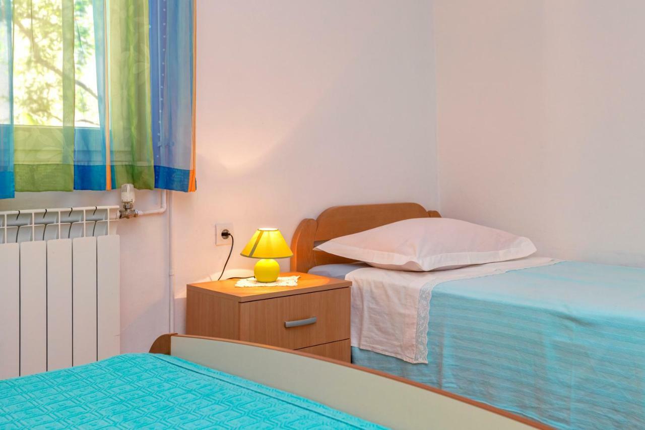 Apartments Ana Buratovic Stari Grad  Bagian luar foto