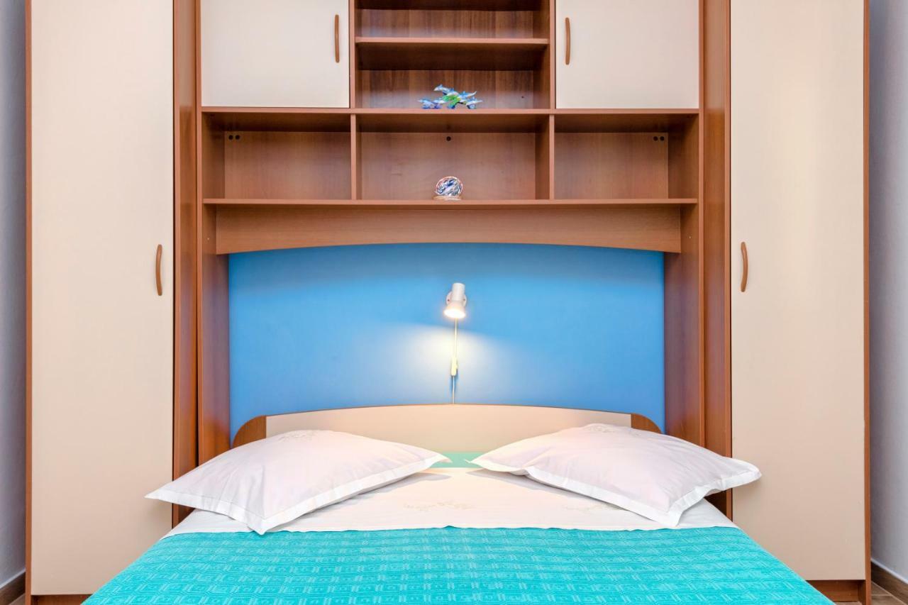 Apartments Ana Buratovic Stari Grad  Bagian luar foto