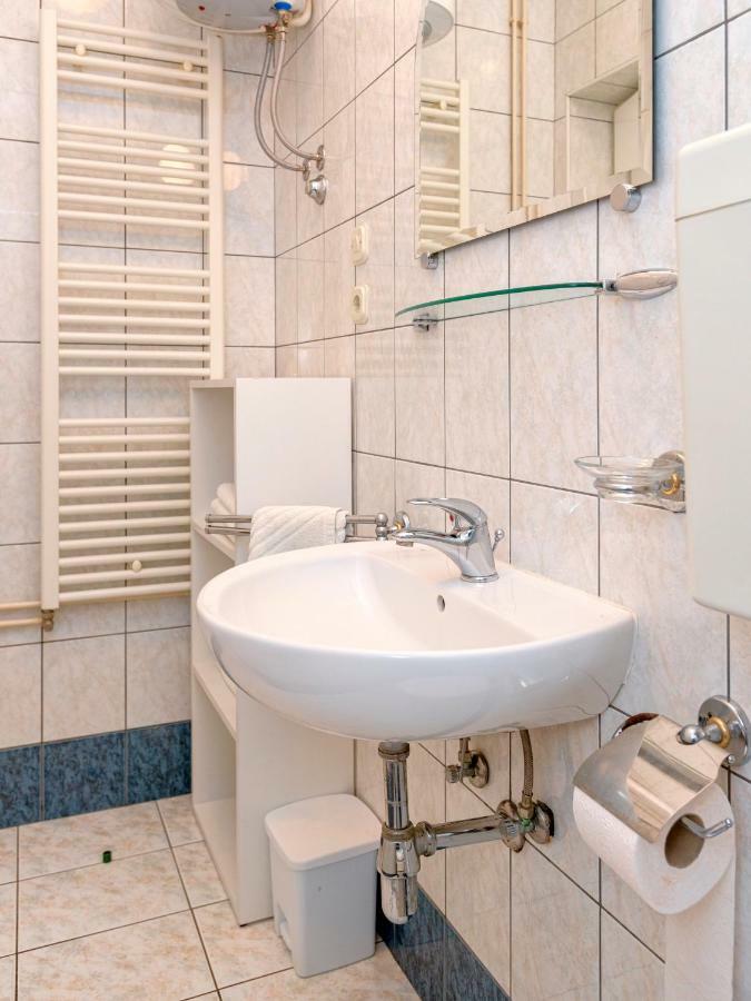 Apartments Ana Buratovic Stari Grad  Bagian luar foto