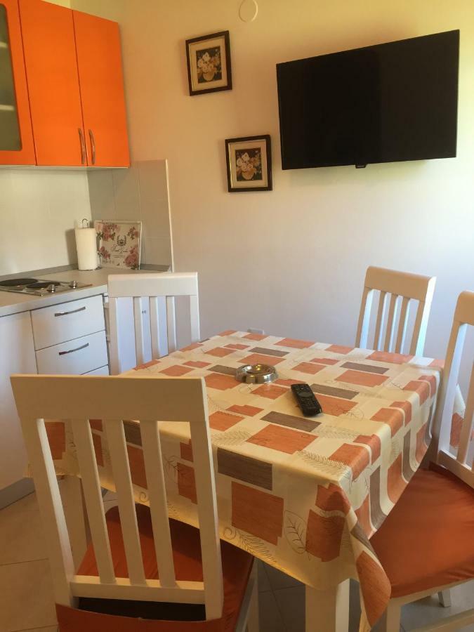 Apartments Ana Buratovic Stari Grad  Bagian luar foto